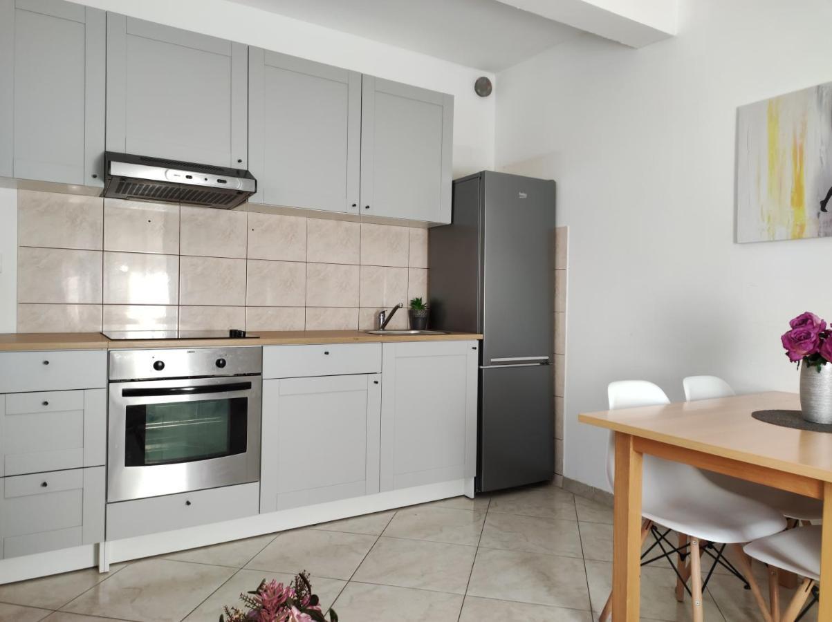 Cozy Apartment In Split In Nice Quiet Neighborhood Bagian luar foto